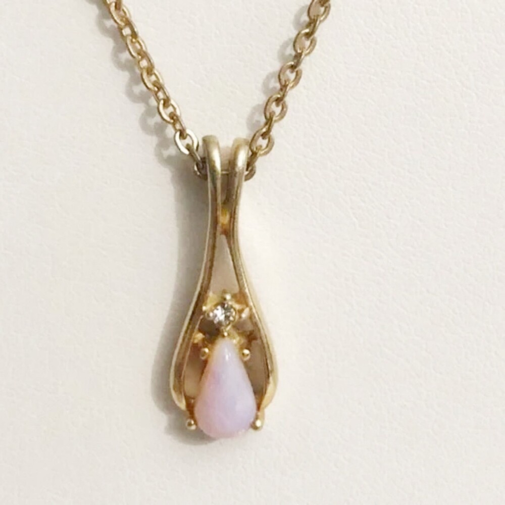 Vintage Avon Fire Glow Opal Teardrop Necklace c. 1977